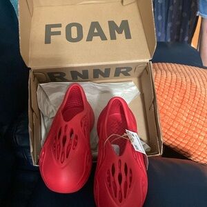 Yeezy kids foam runner